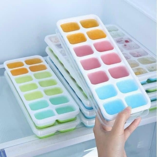 KHAY LÀM ĐÁ SILICON CAO CẤP CÓ NẮP ĐẬY TRÁNH MÙI TỦ LẠNH